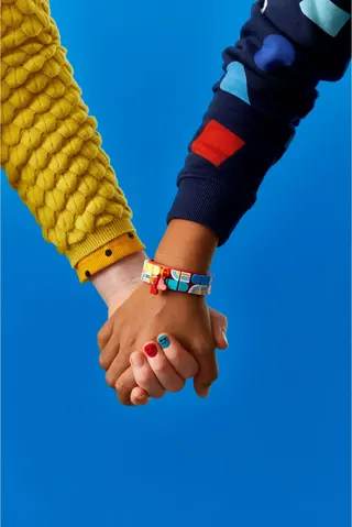 Bracelet arc-en-ciel avec breloques