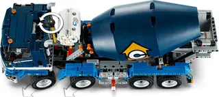 Camion malaxeur à béton