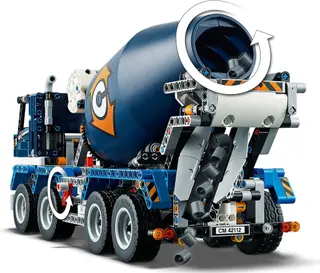 Camion malaxeur à béton