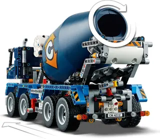 Camion malaxeur à béton