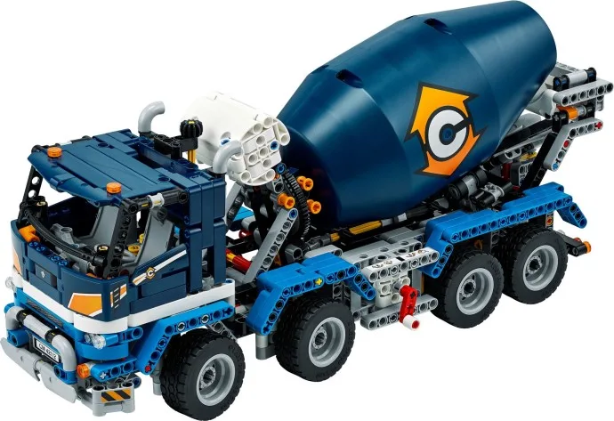 Camion malaxeur à béton