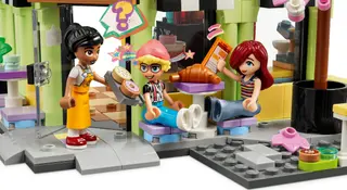 Heartlake City Café