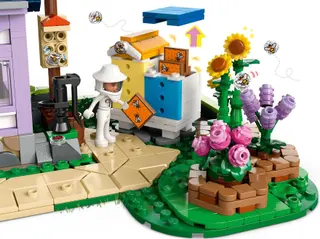 Maison des apiculteurs et jardin fleuri