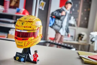 Scuderia Ferrari HP Lewis Hamilton helm