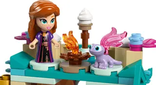 Mini Arendelle Castle & Elsa's Ice Palace