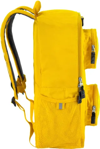 Gelber Rucksack aus Ziegelstein