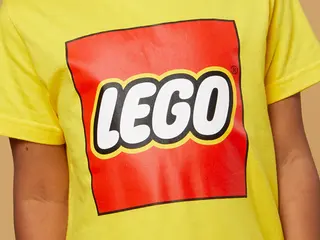 Kinder-T-Shirt mit Logo, kurzärmelig – Gelb