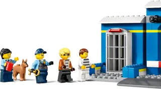Poursuite au poste de police