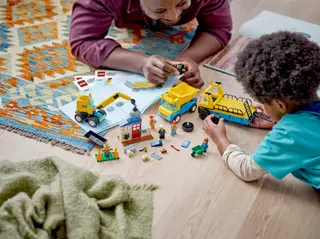 Bouwvoertuigen en sloopkraan