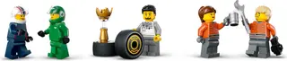 F1-Truck mit RB20- und AMR24-F1-Autos