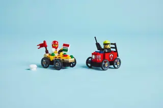 Pack de voitures de course Pizza contre Camion de pompiers