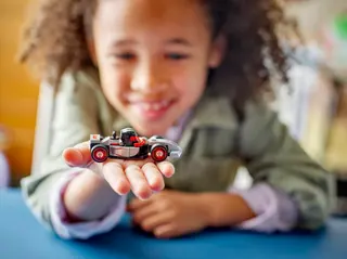 LEGO Sammelfiguren - Formel-1-Rennwagen {Box mit 6 zufällig ausgewählten Packungen}