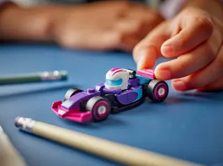 LEGO Sammelfiguren - Formel-1-Rennwagen {Box mit 6 zufällig ausgewählten Packungen}