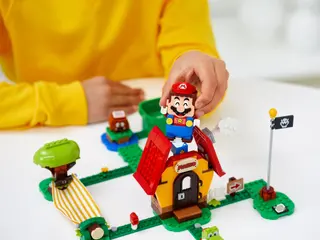 Marios Haus & Yoshi