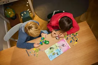 Mateo und das Z-Blob Action-Rennauto