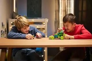 Mateo und das Z-Blob Action-Rennauto