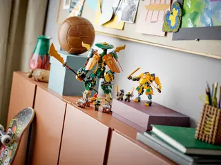 Les robots de l'équipe ninja de Lloyd et Arin