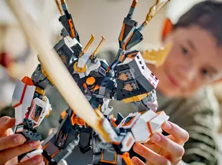 Coles Titan-Drachen-Mech