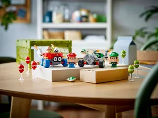 Baby Mario versus Baby Luigi