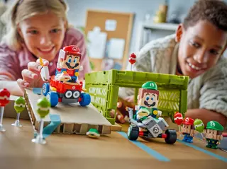 Baby Mario versus Baby Luigi
