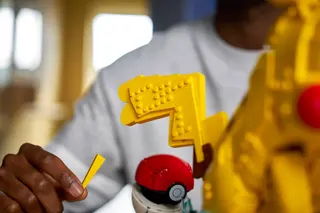 Pikachu und Pokéball