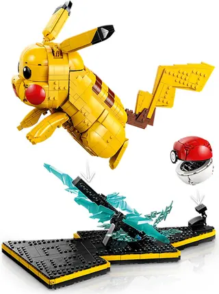 Pikachu und Pokéball
