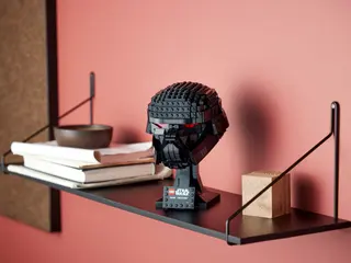 Dunkler Trooper-Helm