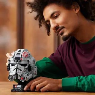 AT-AT-Fahrerhelm