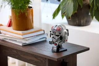 AT-AT-Fahrerhelm