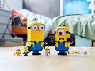 Minions van LEGO-stenen en hun hol