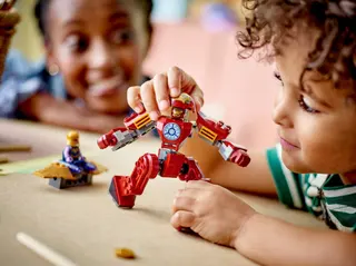 Iron Man Hulkbuster versus Thanos