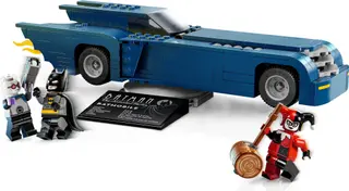 Batman met de Batmobile tegen Harley Quinn en Mr. Freeze