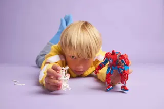Spider-Man Mech gegen Anti-Venom