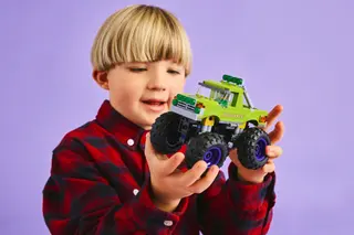 Le camion Hulk contre Thanos
