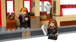 De Zweinstein Express en station Hogsmeade