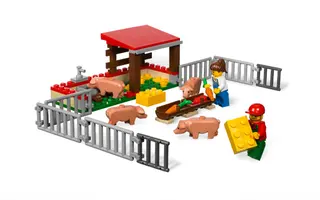 Pig Farm & Tractor