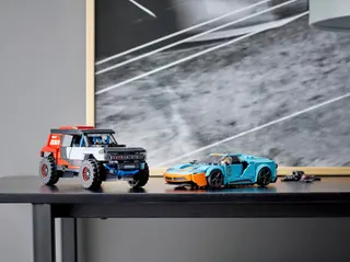 Ford GT Heritage Edition et Bronco R