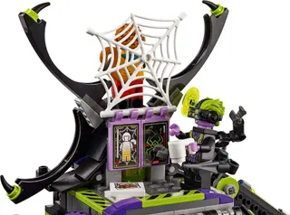 Spinnenkönigin's Arachnoid Base